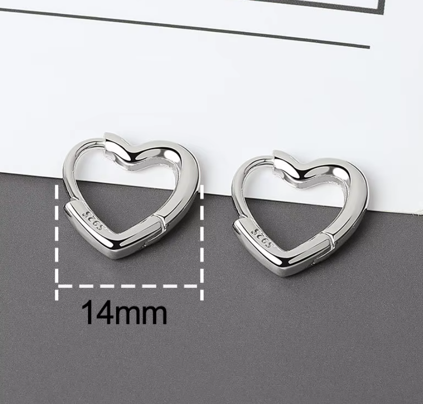 ARGOLLAS DE PLATA CORAZON MEDIANA