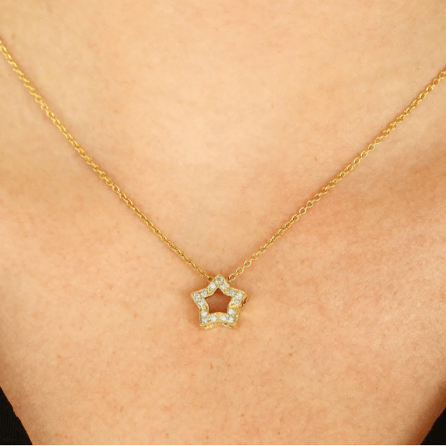 COLLAR DE PLATA BAÑADO EN ORO ESTRELLA BRILLANTE.