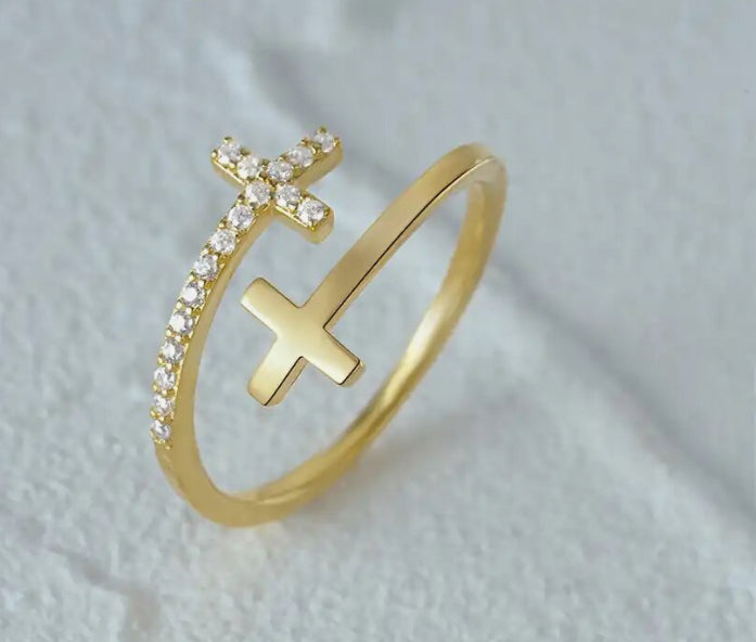 ANILLO DE PLATA BAÑADO EN ORO CRUZ CIRCONES