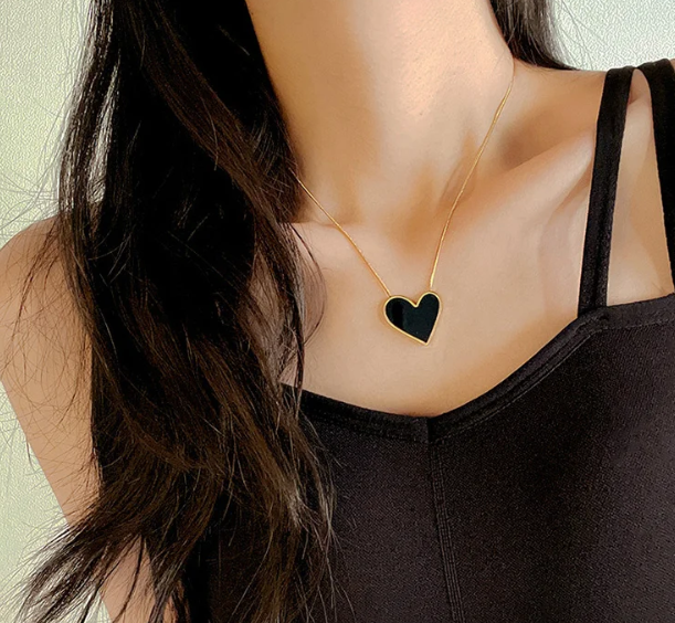 COLLAR BIJOUX CORAZON COLOR