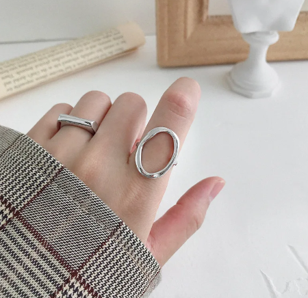 ANILLO DE ACERO QUIRÚRGICO AJUSTABLE CIRCULO PLATEADO