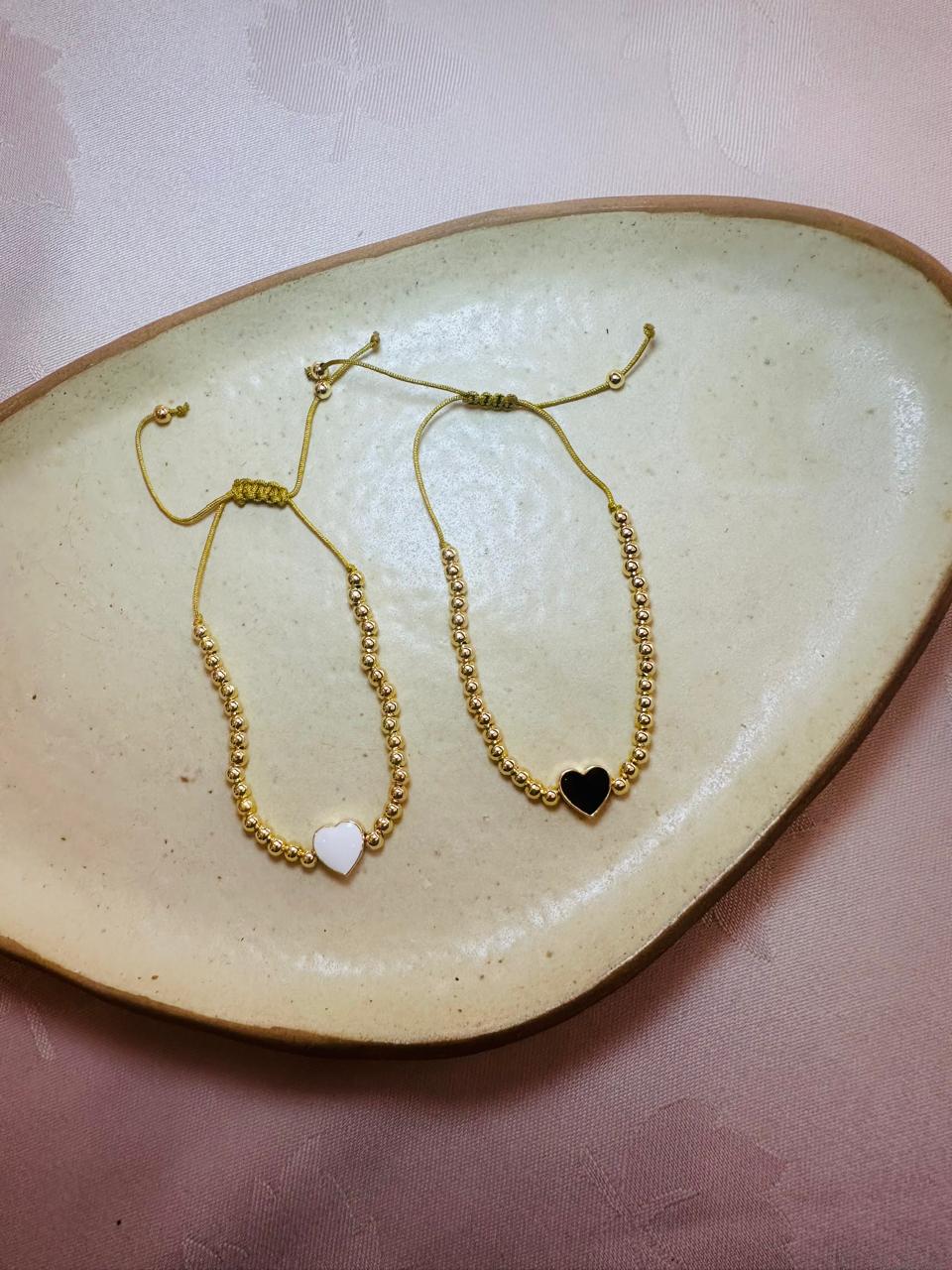 PULSERA ACERO QUIRURGICO CORAZON BLANCO BEADS DORADOS