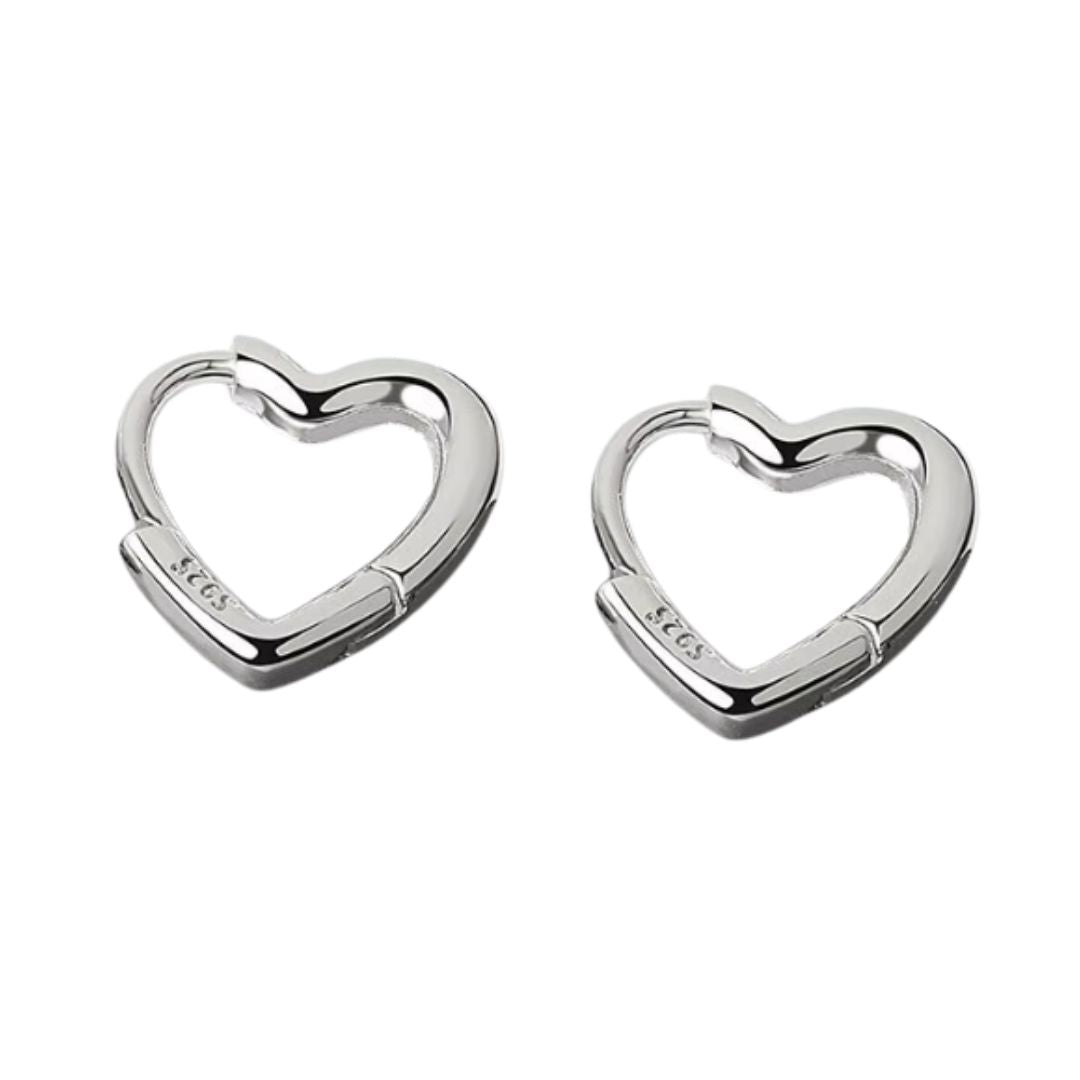 ARGOLLAS DE PLATA CORAZON MEDIANA.