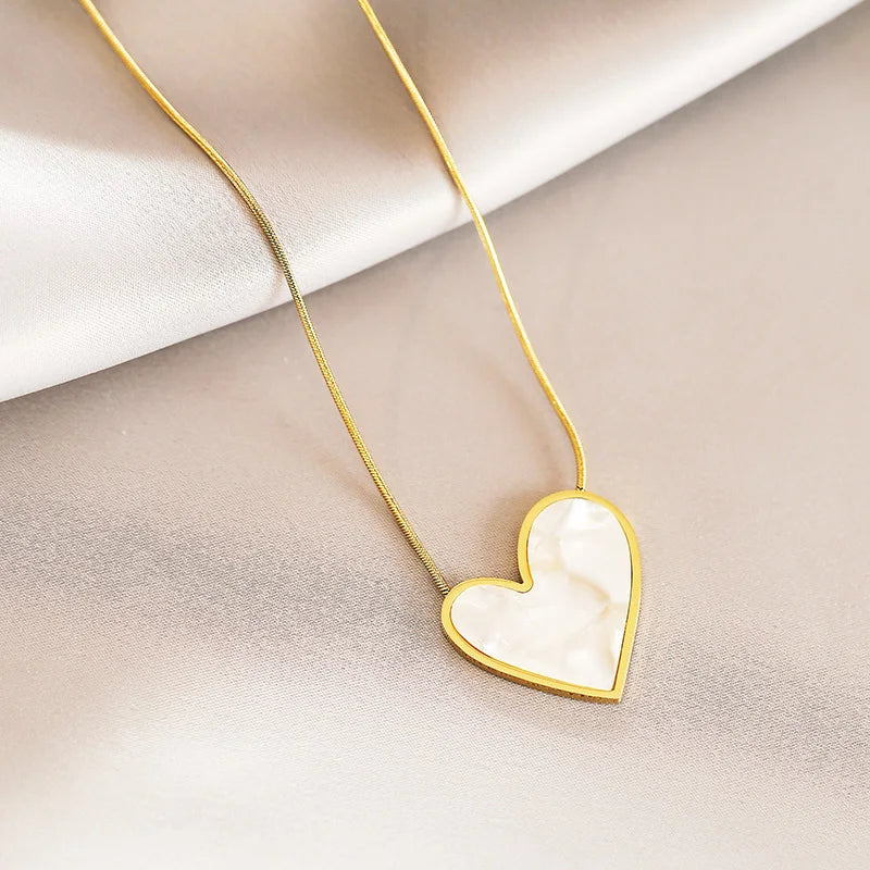 COLLAR BIJOUX CORAZON COLOR